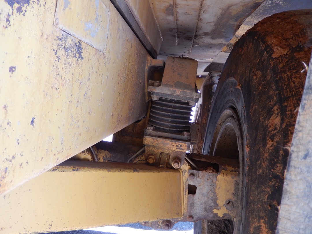 1997 CATERPILLAR D250E - Image 28